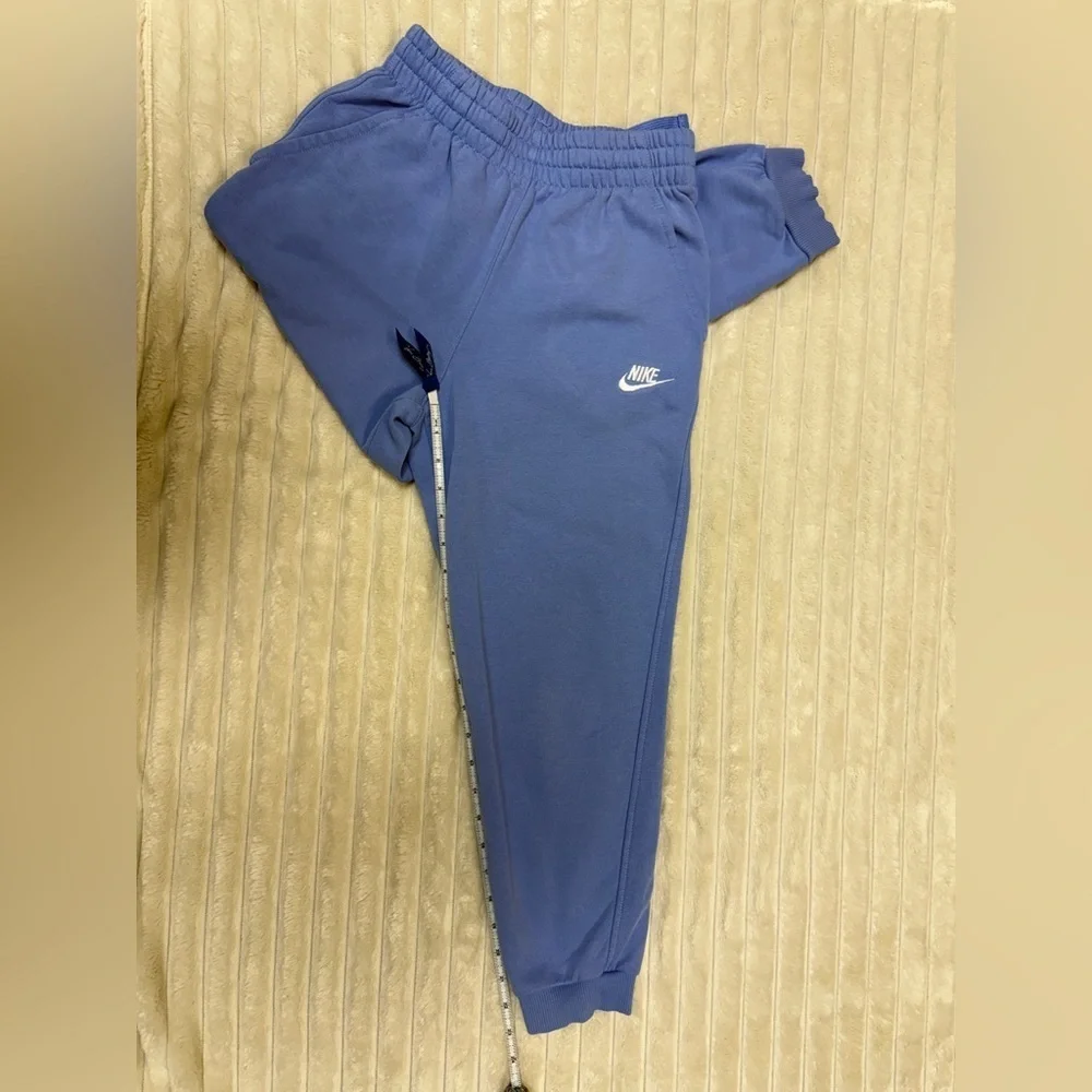 Nike: All Kids Fit Sportswear Club Fleece Joggers in Comet Blue & White, Size L
